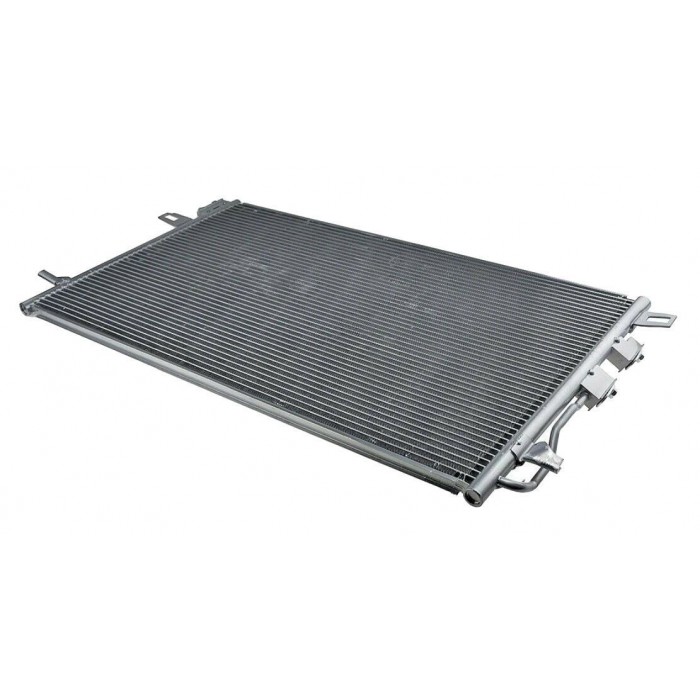 Condenseur de climatisation Pour VOYAGER 2000-2008 CARAVAN 2000-2007 04677509AA