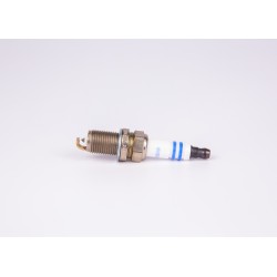1 Bougie d'Allumage Pour Peugeot Renault VW Bora Caddy III Audi 8200492426